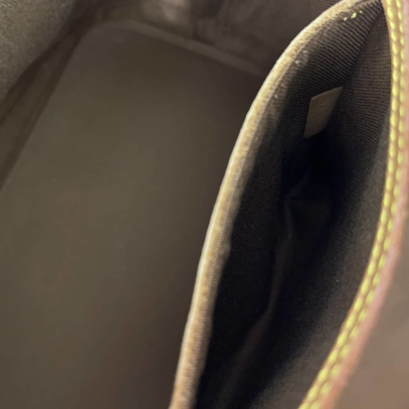 Louis Vuitton | Vintage Monogram Alma PM - Picture 8 of 15